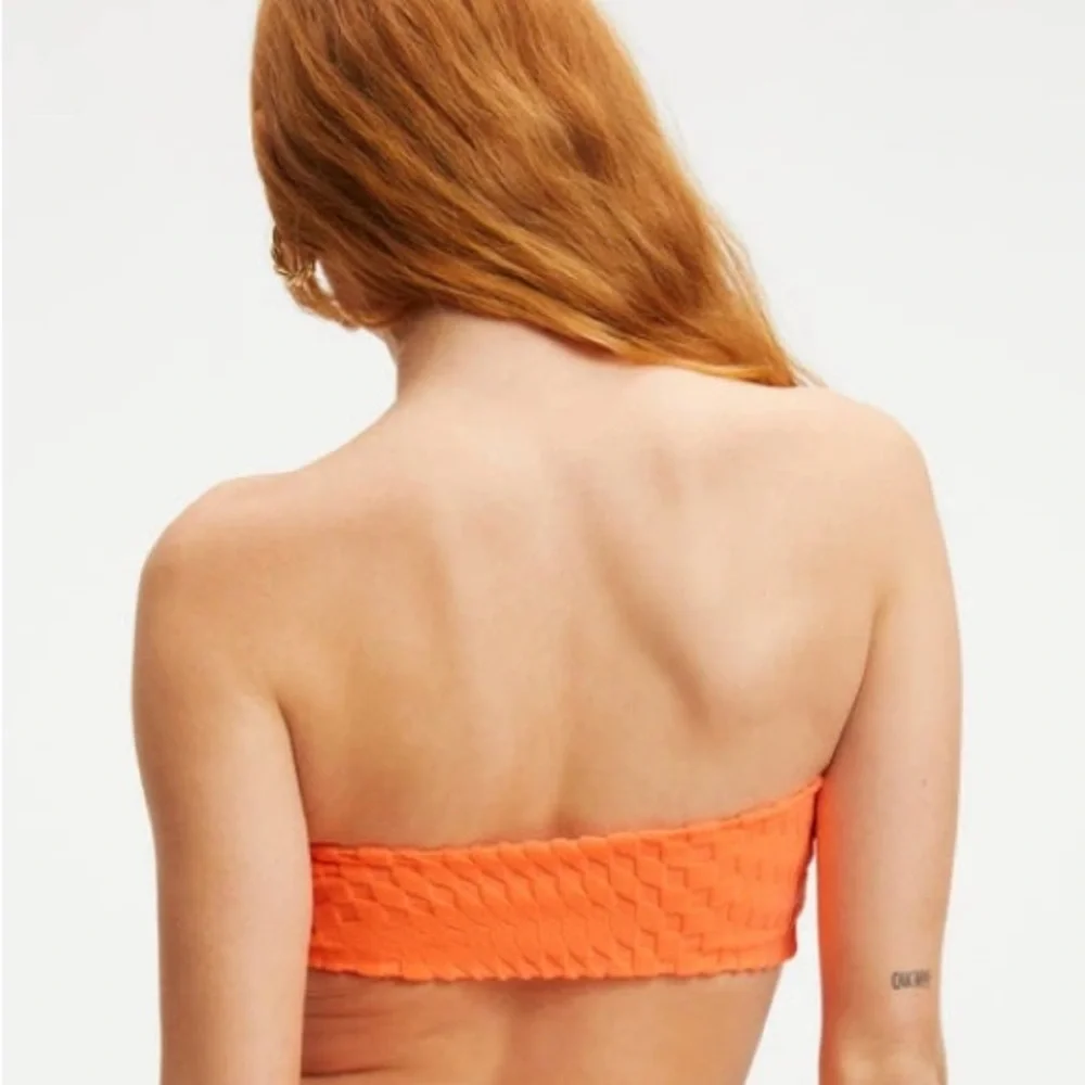 NWT [Good American] Bandeau Textured Swimsuit Bikini Top, Orange Juniors Sz (1) - Picture 6 of 8